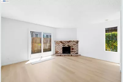 10401 Shaw St #401, Oakland, CA 94605 - Photo 7