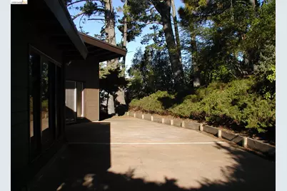 6100 Skyline Blvd, Oakland, CA 94611 - Photo 23
