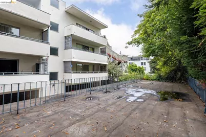2614 Warring St #9, Berkeley, CA 94704 - Photo 29