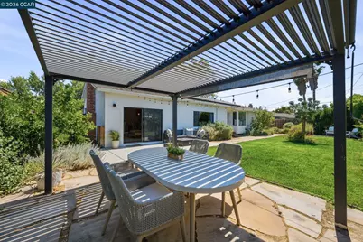 1739 Woodcrest Dr, Concord, CA 94521 - Photo 27