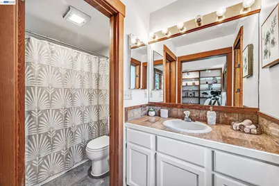 7360 Claremont Ave, Berkeley, CA 94705 - Photo 25