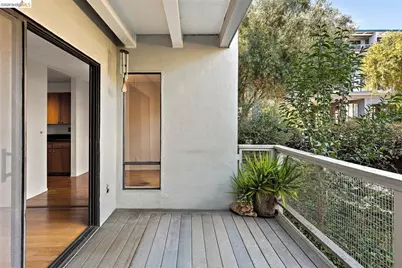 3 Commodore Dr #B153, Emeryville, CA 94608 - Photo 15