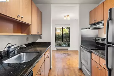 3 Commodore Dr #B153, Emeryville, CA 94608 - Photo 17
