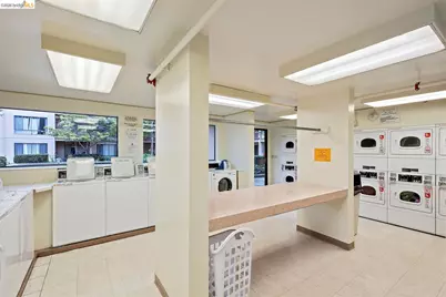 3 Commodore Dr #B153, Emeryville, CA 94608 - Photo 55