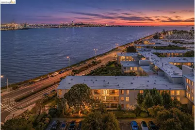 3 Commodore Dr #B153, Emeryville, CA 94608 - Photo 37