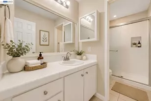 121 Buckingham Dr, Santa Clara, CA 95051 - Photo 13