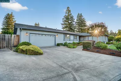 8 Casey Glen Ct, Clayton, CA 94517 - Photo 3