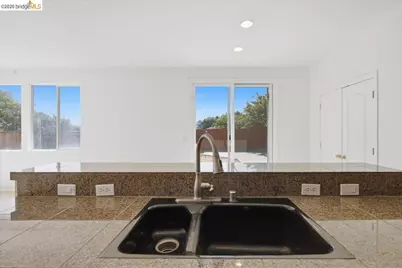 3915 Hummingbird Drive, Antioch, CA 94509 - Photo 13