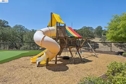 2402 Silver Oaks Ln, Pleasanton, CA 94566 - Photo 87