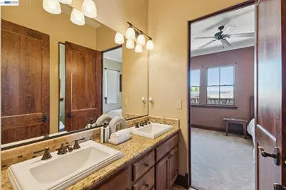 2402 Silver Oaks Ln, Pleasanton, CA 94566 - Photo 59