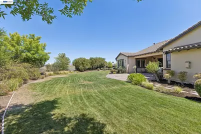 2402 Silver Oaks Ln, Pleasanton, CA 94566 - Photo 71