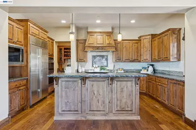 2402 Silver Oaks Ln, Pleasanton, CA 94566 - Photo 19