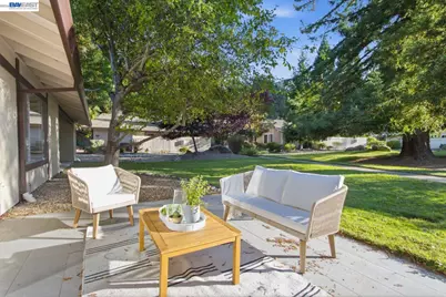 2641 Ptarmigan Dr #1, Walnut Creek, CA 94595 - Photo 31