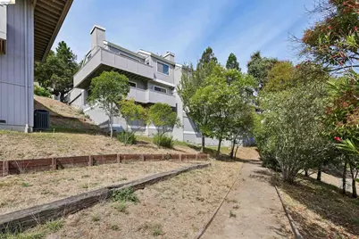 12 Madrid Ct, Novato, CA 94949 - Photo 39