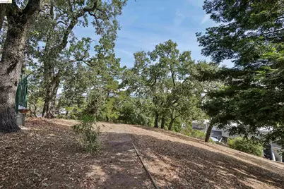 12 Madrid Ct, Novato, CA 94949 - Photo 43