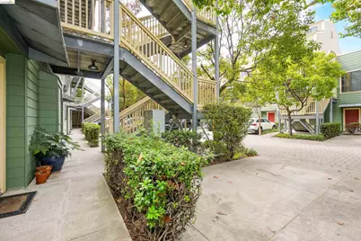 1555 32nd St #4, Oakland, CA 94608 - Photo 47