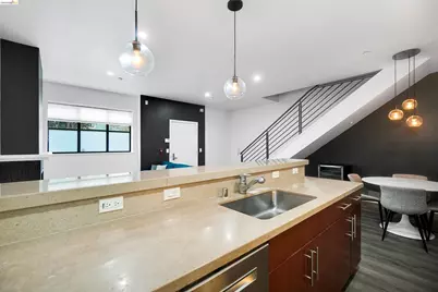 1555 32nd St #4, Oakland, CA 94608 - Photo 17