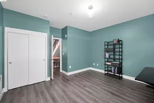 1555 32nd St, Oakland, CA 94608 - Photo 21