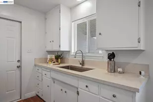5800 48th Ave, Sacramento, CA 95823 - Photo 11