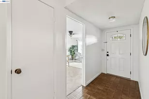 33136 Arizona, Union City, CA 94587 - Photo 39