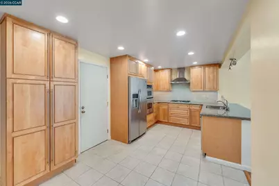 131 Ironwood, Oakland, CA 94605 - Photo 15