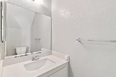 205 Del Valle Cir, El Sobrante, CA 94803 - Photo 11