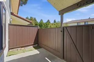 205 Del Valle Cir, El Sobrante, CA 94803 - Photo 21