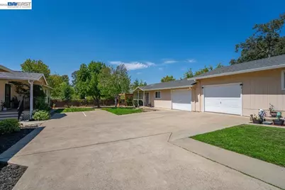 2584 Reservoir Ln, Redding, CA 96002 - Photo 47
