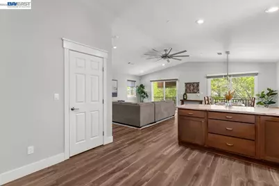 2584 Reservoir Ln, Redding, CA 96002 - Photo 17