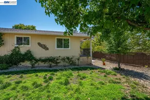 2584 Reservoir Ln, Redding, CA 96002 - Photo 41