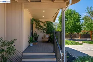 2584 Reservoir Ln, Redding, CA 96002 - Photo 43