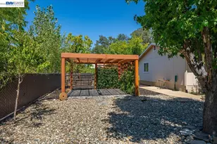 2584 Reservoir Ln, Redding, CA 96002 - Photo 39