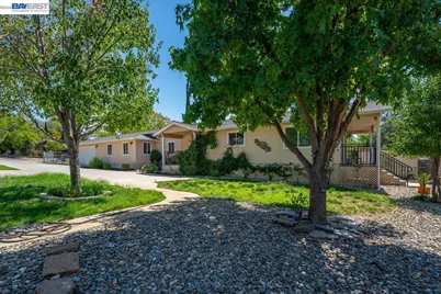 2584 Reservoir Ln, Redding, CA 96002 - Photo 45