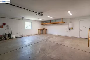2584 Reservoir Ln, Redding, CA 96002 - Photo 33