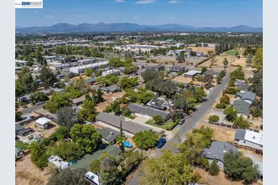 2584 Reservoir Ln, Redding, CA 96002 - Photo 57
