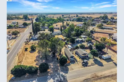 22479 Maple St, Chowchilla, CA 93610 - Photo 1