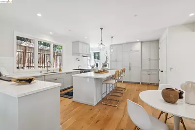 915 Grosvenor Place, Oakland, CA 94610 - Photo 19