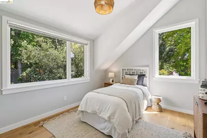 915 Grosvenor Place, Oakland, CA 94610 - Photo 37