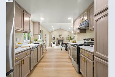 38399 Birch Street, Newark, CA 94560 - Photo 15