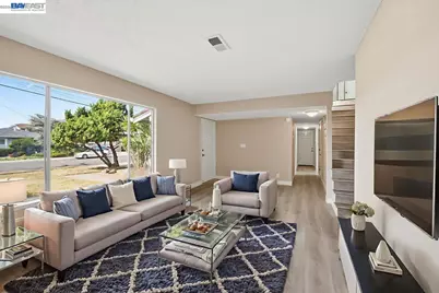 14544 Tiburon Rd, San Leandro, CA 94577 - Photo 3