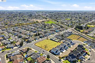 445 Walnut Ave, Manteca, CA 95336 - Photo 7
