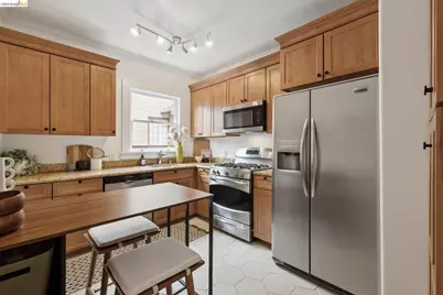 6426 Benvenue Ave #1, Oakland, CA 94618 - Photo 15