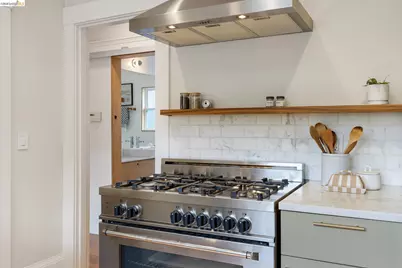 590 66th St, Oakland, CA 94609 - Photo 19