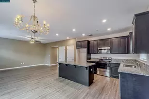 723 Phillipi Wy., Sacramento, CA 95838 - Photo 9