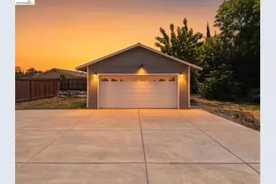 4585 Summer Ave, Olivehurst, CA 95961 - Photo 3