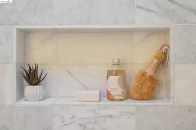 201 Beauforest Dr, Oakland, CA 94611 - Photo 29