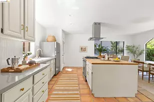 201 Beauforest Dr, Oakland, CA 94611 - Photo 11