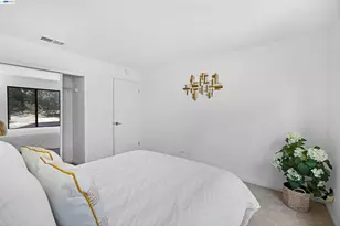 945 Fletcher Ln, Hayward, CA 94544 - Photo 19