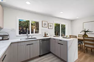 6077 Skyline Blvd, Oakland, CA 94611 - Photo 19