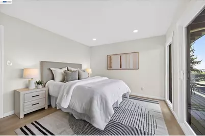 6077 Skyline Blvd, Oakland, CA 94611 - Photo 23